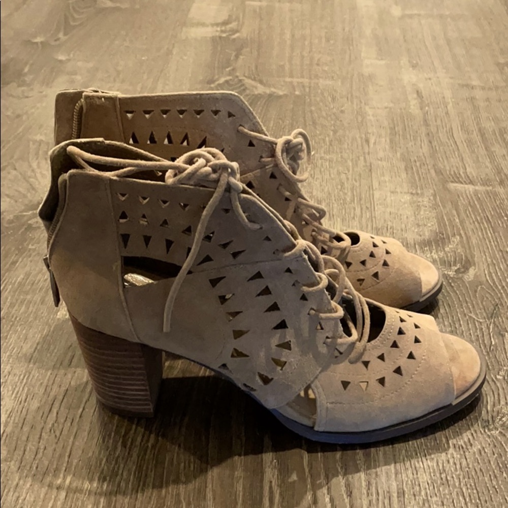 Vince Camuto Heels Size 8 Barely used